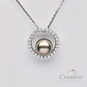 Přívěsek s tahitskou perlou a diamanty